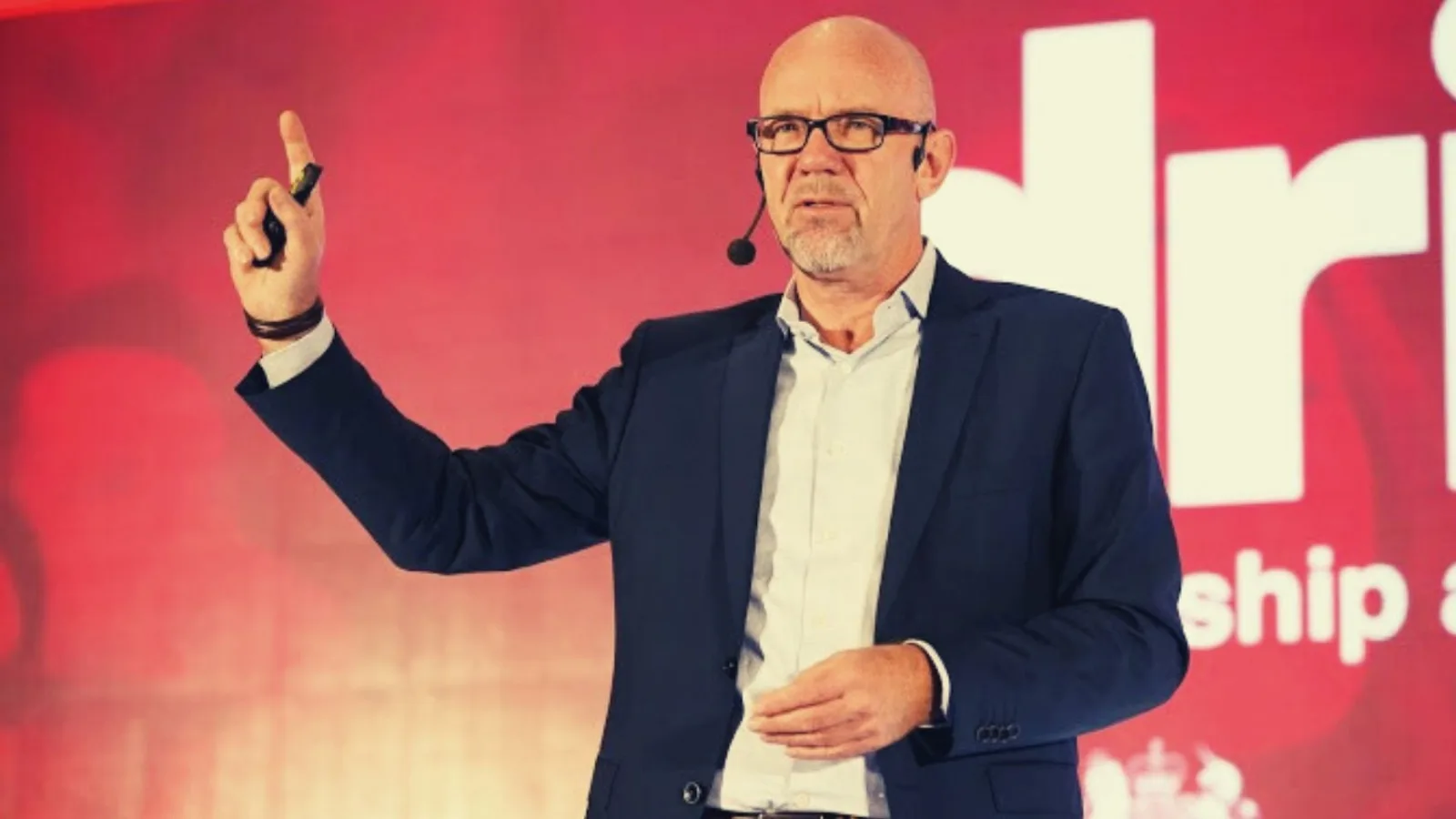 How to Successfully Manage Virtual Teams During The COVID-19 Pandemic